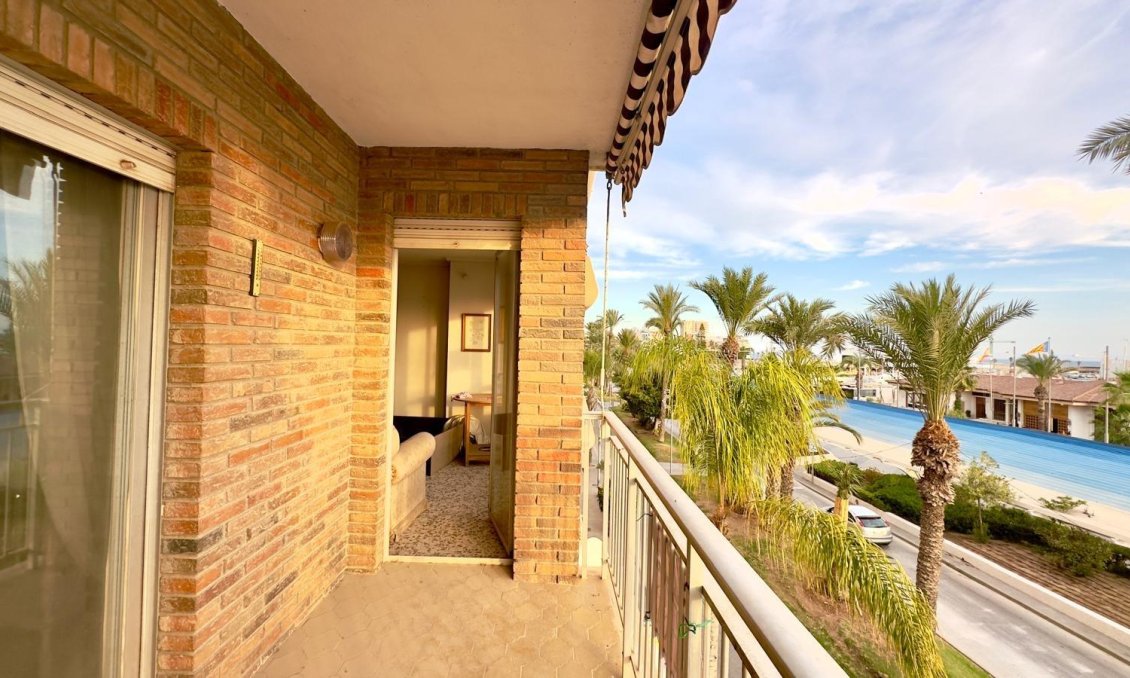 Segunda mano - Apartamento -
Torrevieja