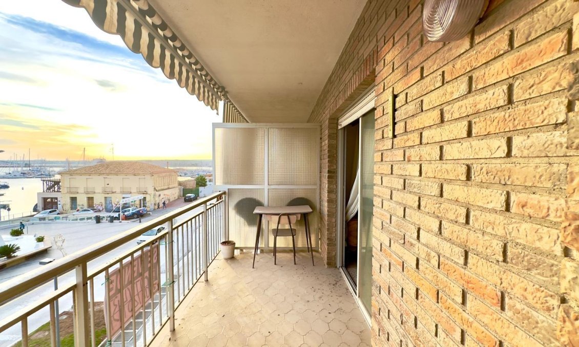 Segunda mano - Apartamento -
Torrevieja