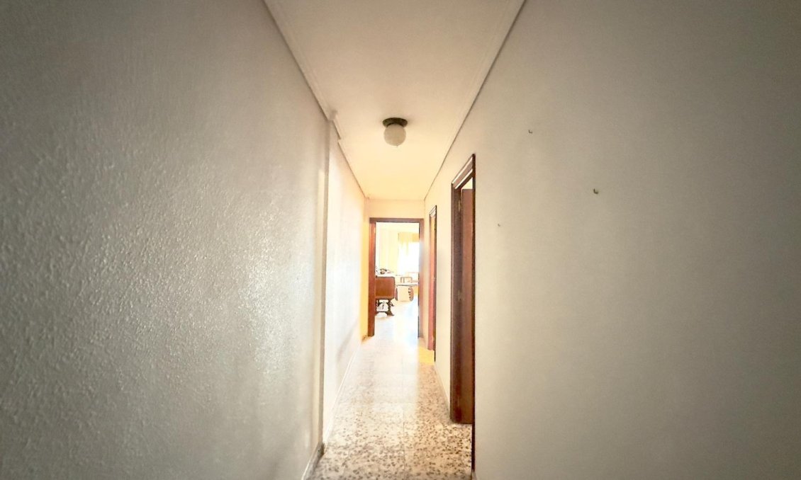 Segunda mano - Apartamento -
Torrevieja