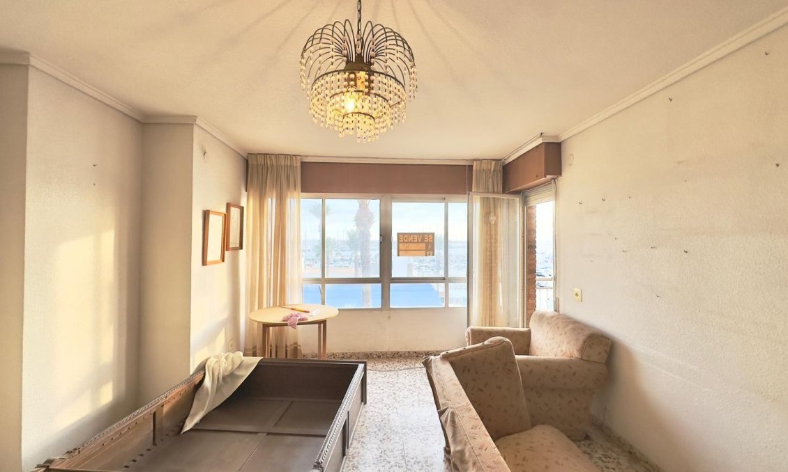 Segunda mano - Apartamento -
Torrevieja