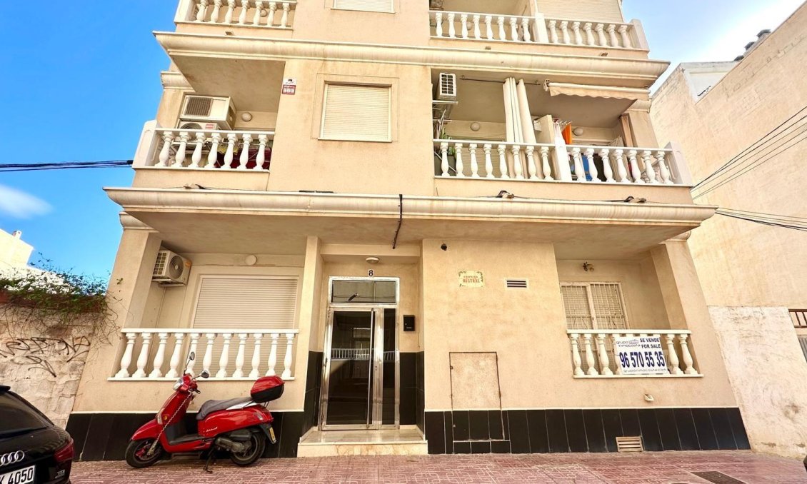 Használt Ingatlanok - Apartman -
Torrevieja - La Mata Pueblo