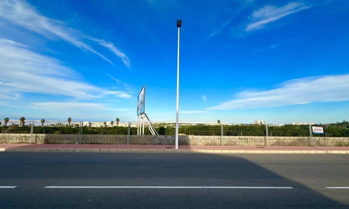 Használt Ingatlanok - Sorház -
Torrevieja - La Siesta