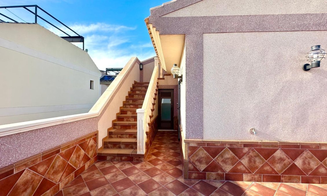 Használt Ingatlanok - Sorház -
Torrevieja - La Siesta