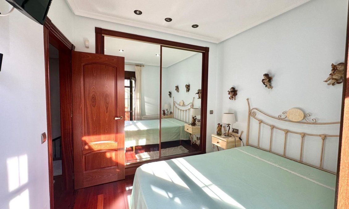 Használt Ingatlanok - Sorház -
Torrevieja - La Siesta