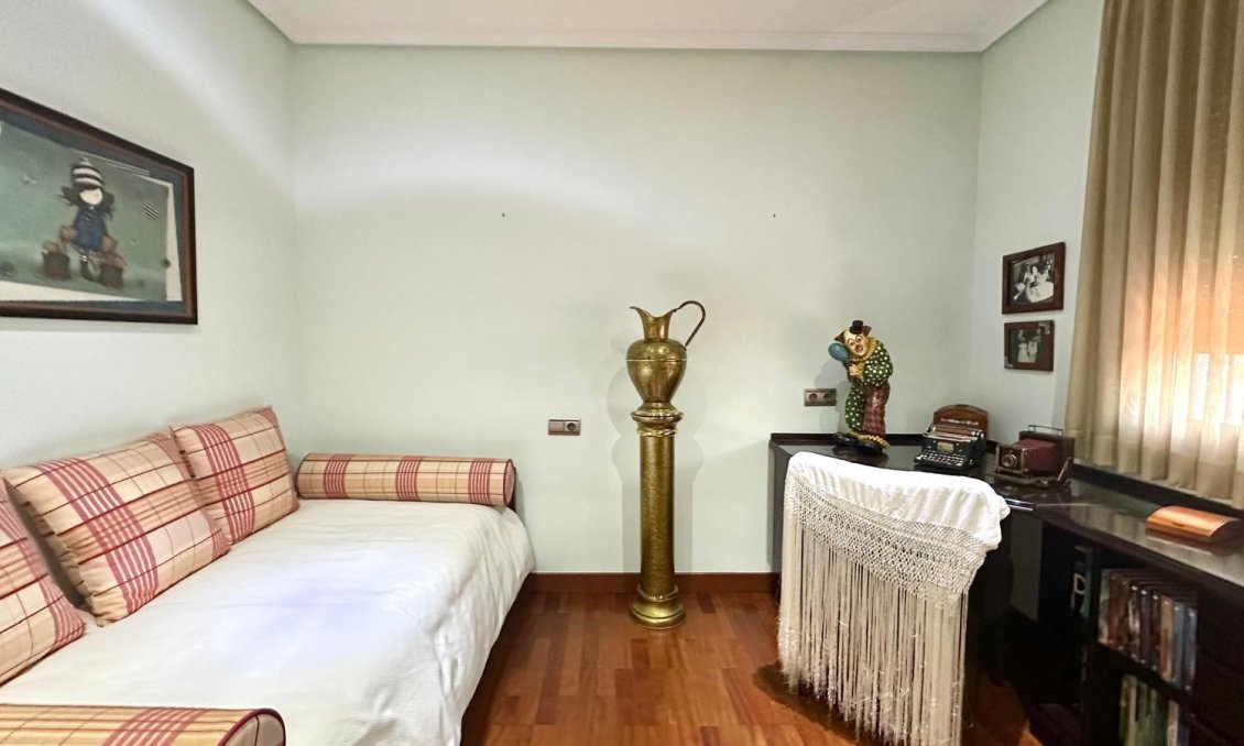 Használt Ingatlanok - Sorház -
Torrevieja - La Siesta
