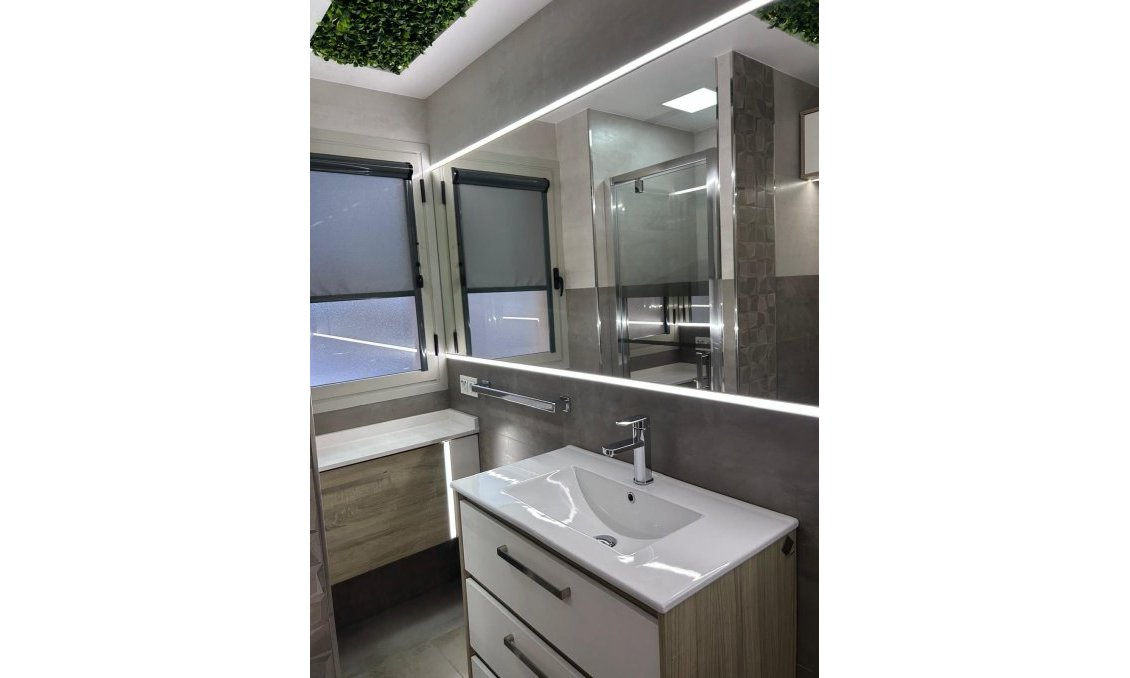 Wiederverkauf - Wohnung -
Torrevieja - Playa del Cura