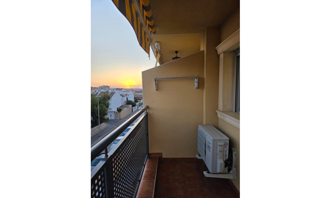 Wiederverkauf - Wohnung -
Torrevieja - Playa del Cura