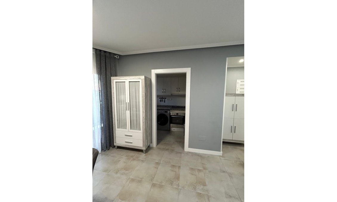 Wiederverkauf - Wohnung -
Torrevieja - Playa del Cura