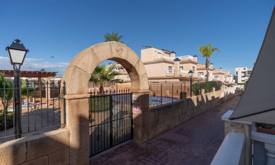 Resale - Townhouse -
Orihuela Costa - Los Dolses