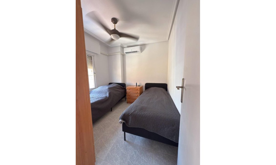 Resale - Duplex -
Torrevieja - Playa del Cura