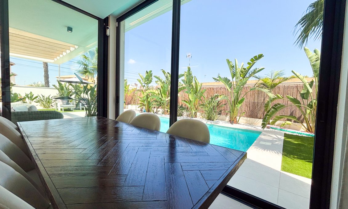 Segunda mano - Villa -
Cabo Roig - Costa Blanca