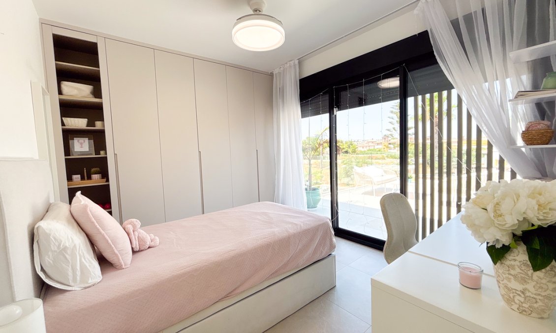 Segunda mano - Villa -
Cabo Roig - Costa Blanca