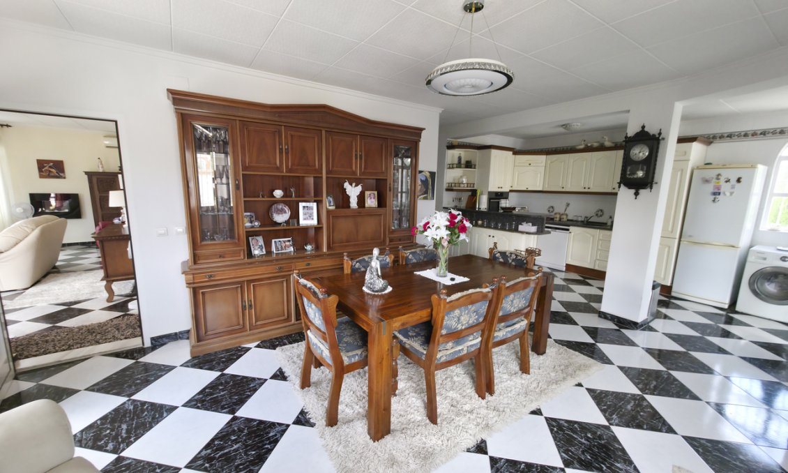 Wiederverkauf - Villa -
Torrevieja - Costa Blanca