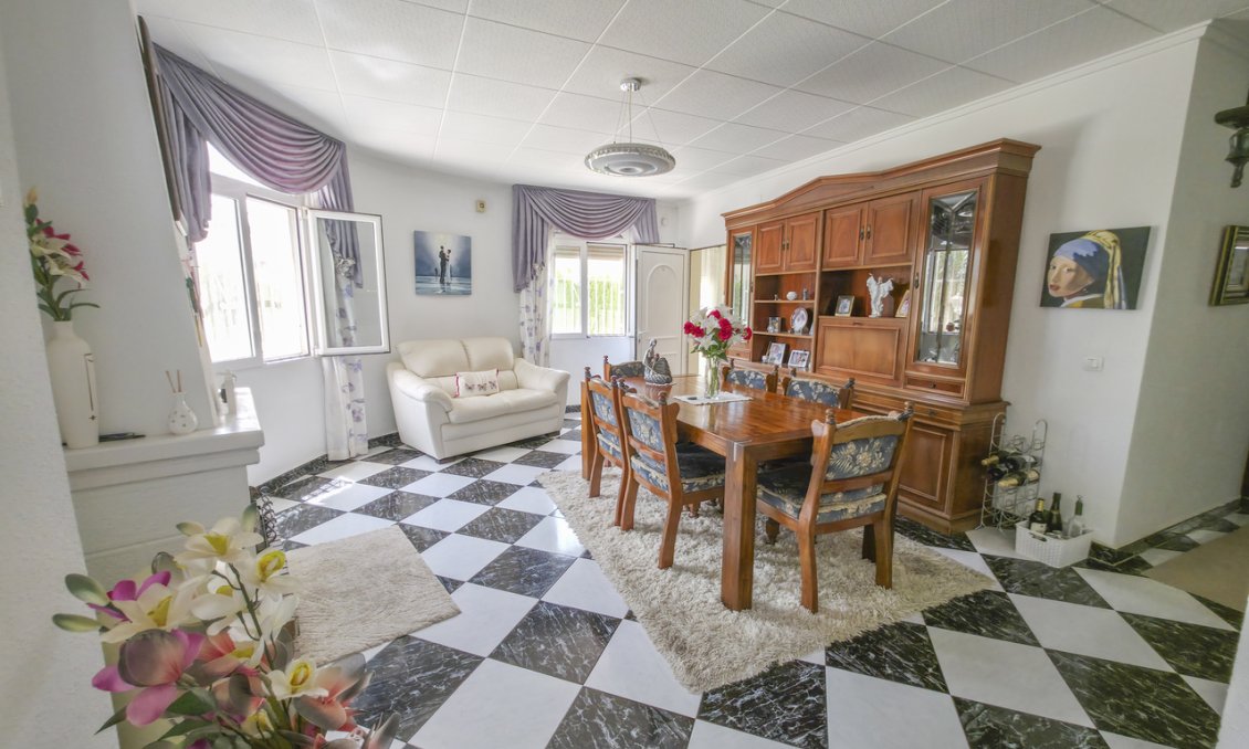 Wiederverkauf - Villa -
Torrevieja - Costa Blanca