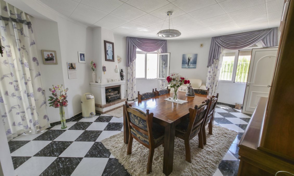 Wiederverkauf - Villa -
Torrevieja - Costa Blanca
