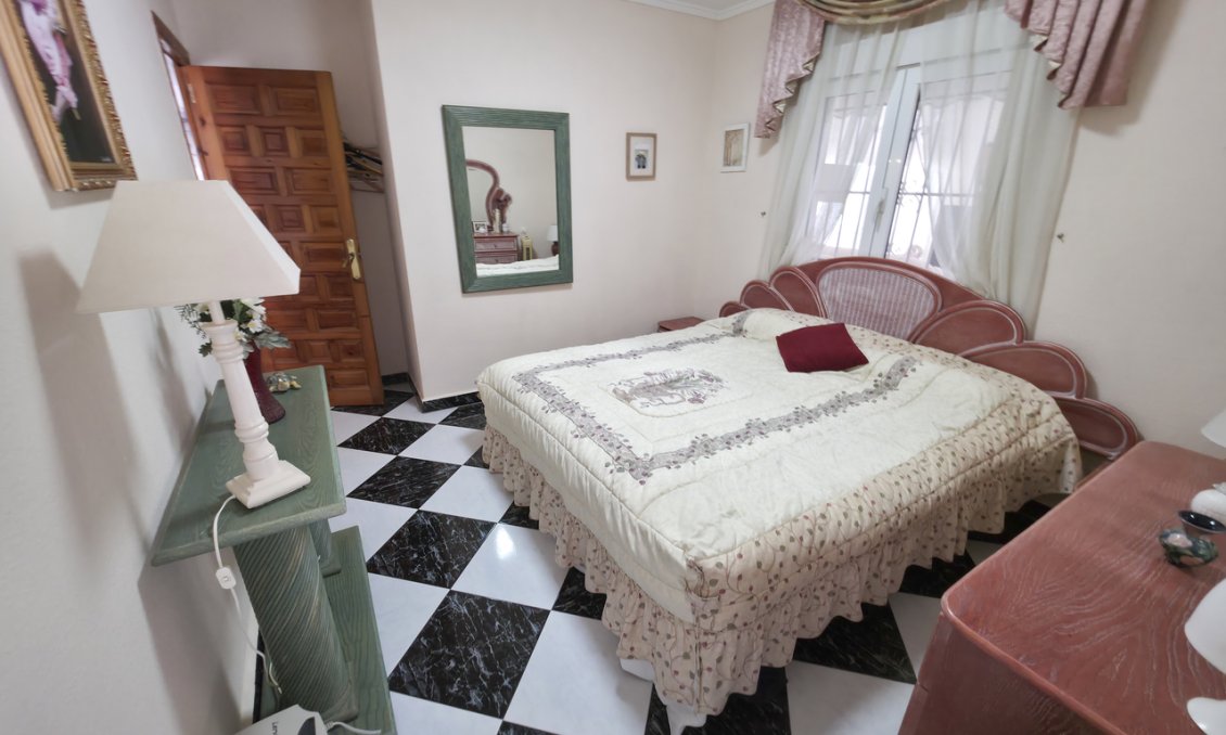 Wiederverkauf - Villa -
Torrevieja - Costa Blanca