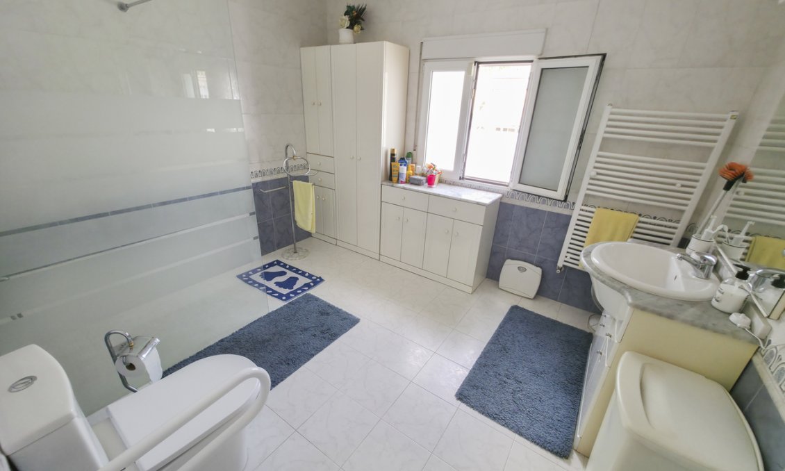 Wiederverkauf - Villa -
Torrevieja - Costa Blanca