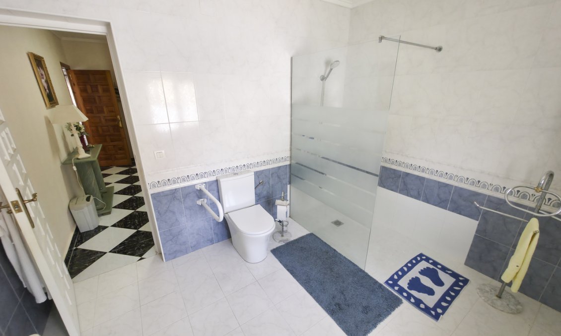 Wiederverkauf - Villa -
Torrevieja - Costa Blanca