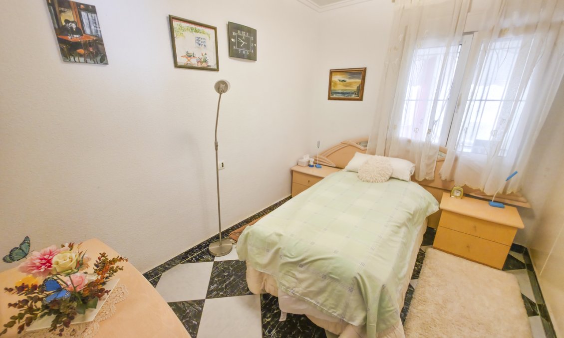 Wiederverkauf - Villa -
Torrevieja - Costa Blanca