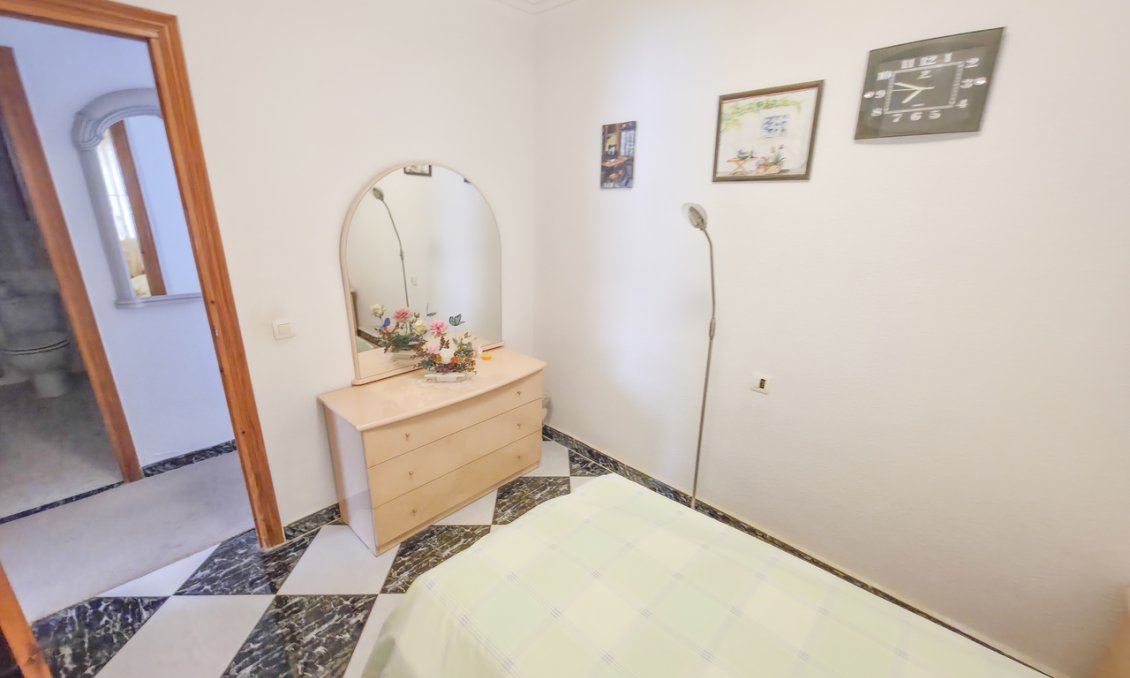 Wiederverkauf - Villa -
Torrevieja - Costa Blanca