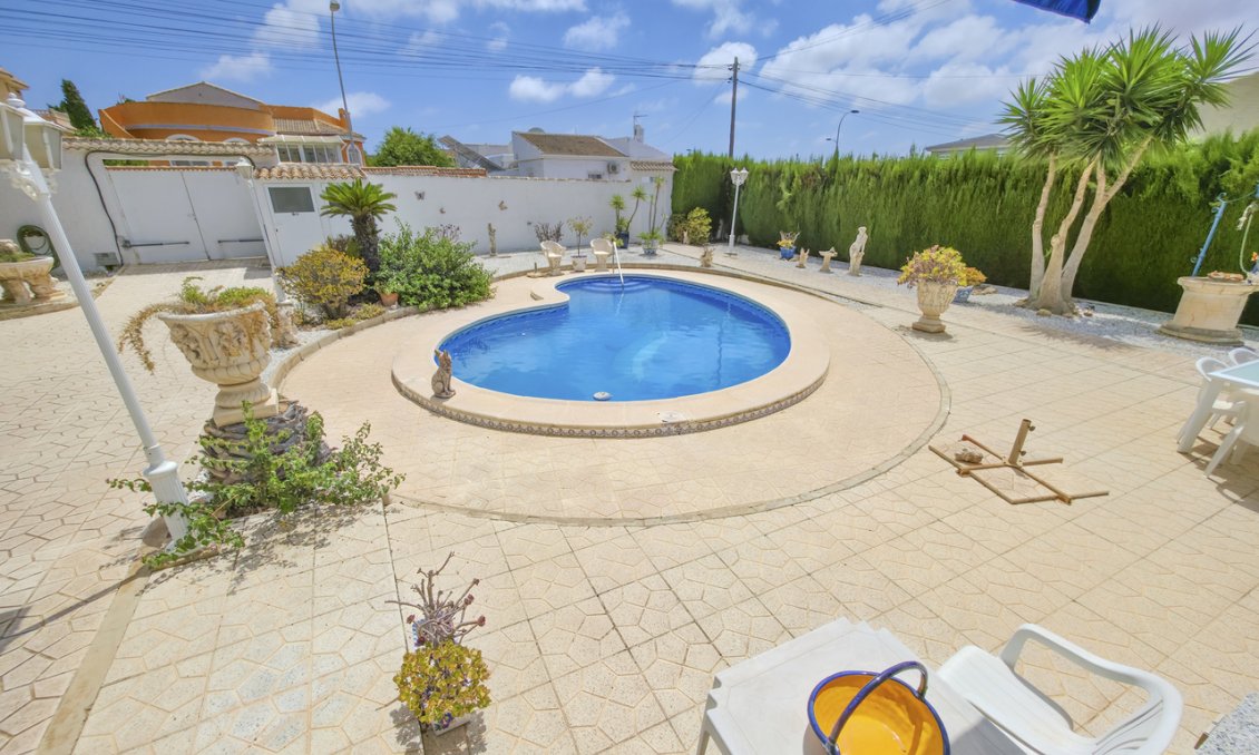 Wiederverkauf - Villa -
Torrevieja - Costa Blanca