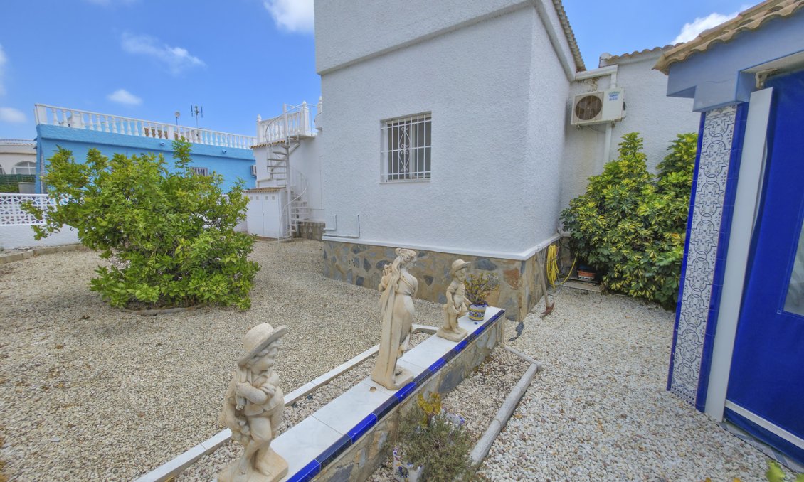 Wiederverkauf - Villa -
Torrevieja - Costa Blanca