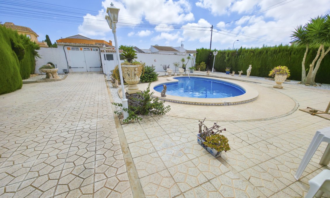 Wiederverkauf - Villa -
Torrevieja - Costa Blanca