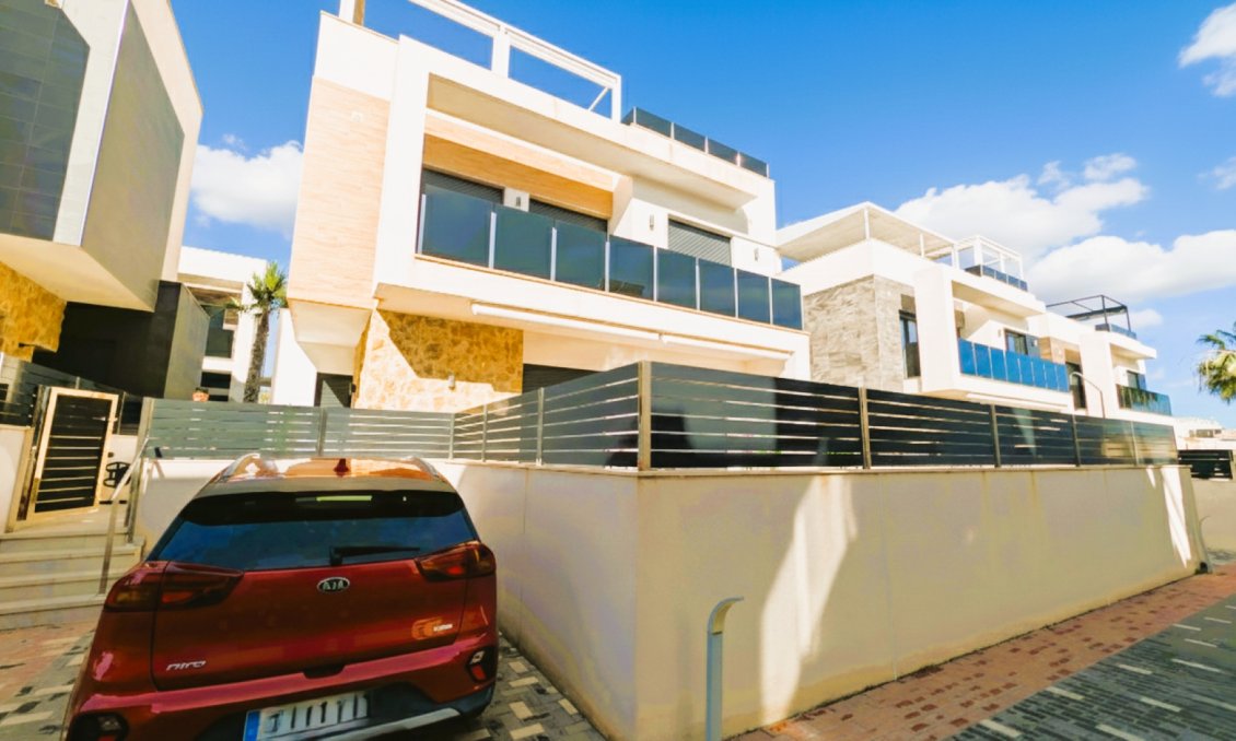 Használt Ingatlanok - Villa -
Cabo Roig - Costa Blanca