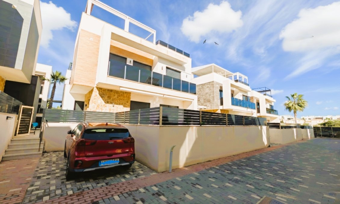 Használt Ingatlanok - Villa -
Cabo Roig - Costa Blanca