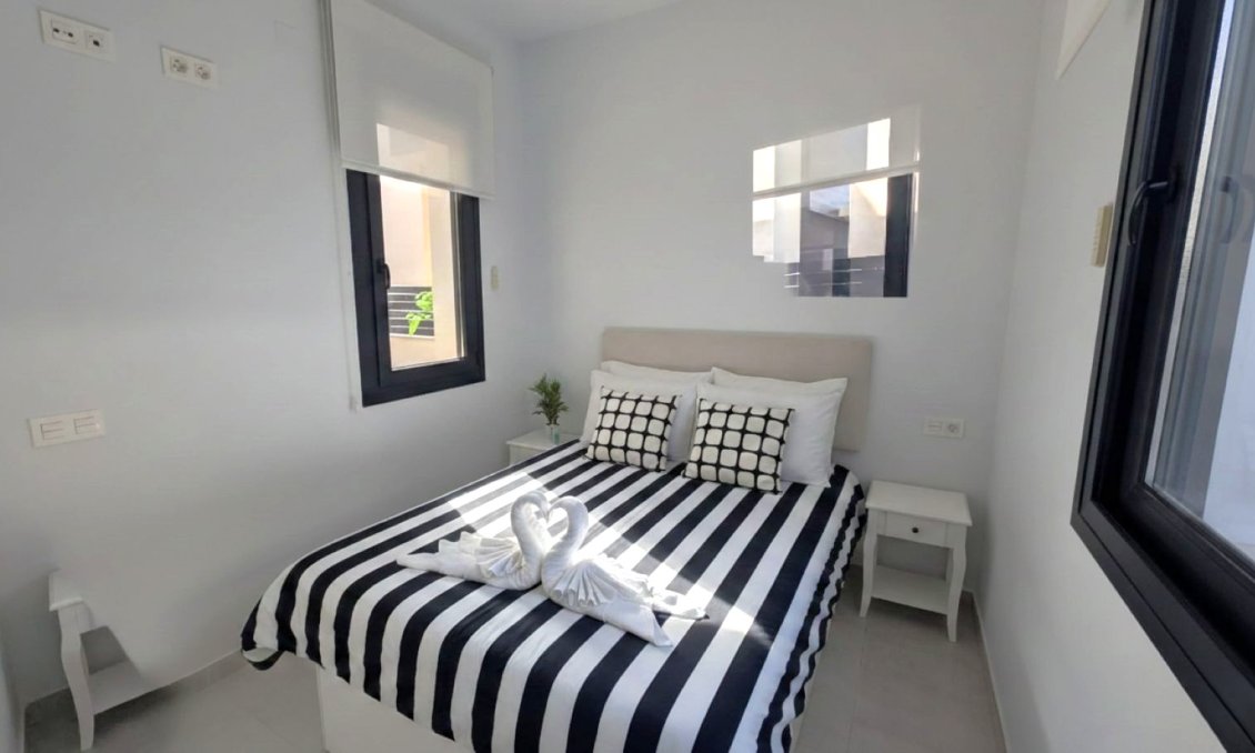 Használt Ingatlanok - Villa -
Cabo Roig - Costa Blanca