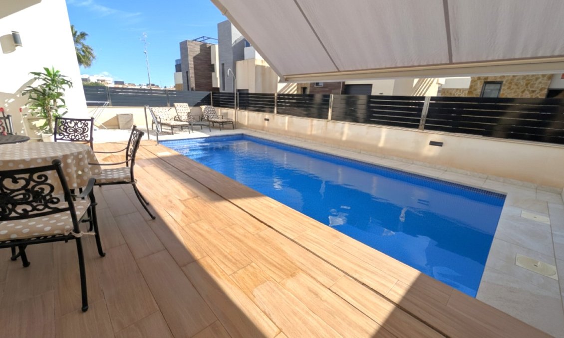 Használt Ingatlanok - Villa -
Cabo Roig - Costa Blanca