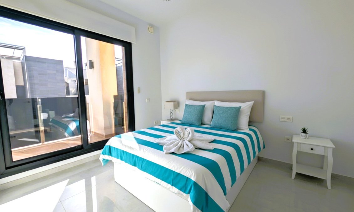 Használt Ingatlanok - Villa -
Cabo Roig - Costa Blanca