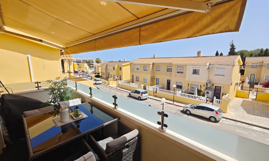 Használt Ingatlanok - Tetőtéri lakás -
Villamartin - Costa Blanca