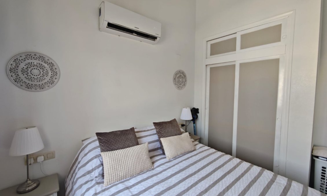 Használt Ingatlanok - Tetőtéri lakás -
Villamartin - Costa Blanca