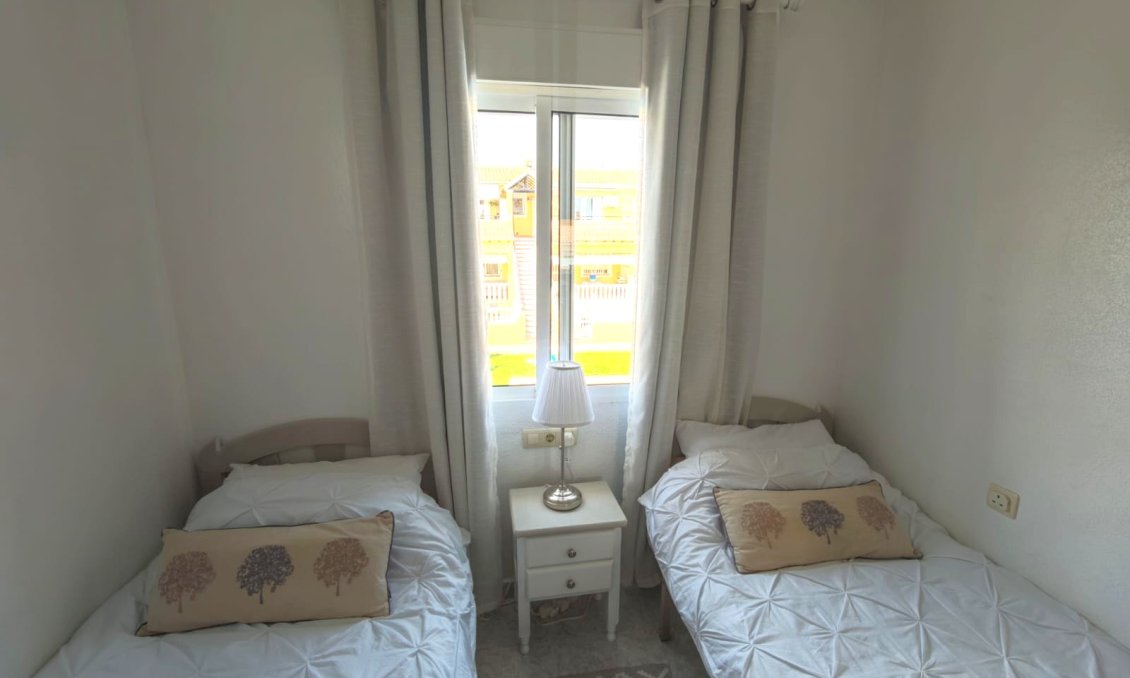 Használt Ingatlanok - Tetőtéri lakás -
Villamartin - Costa Blanca