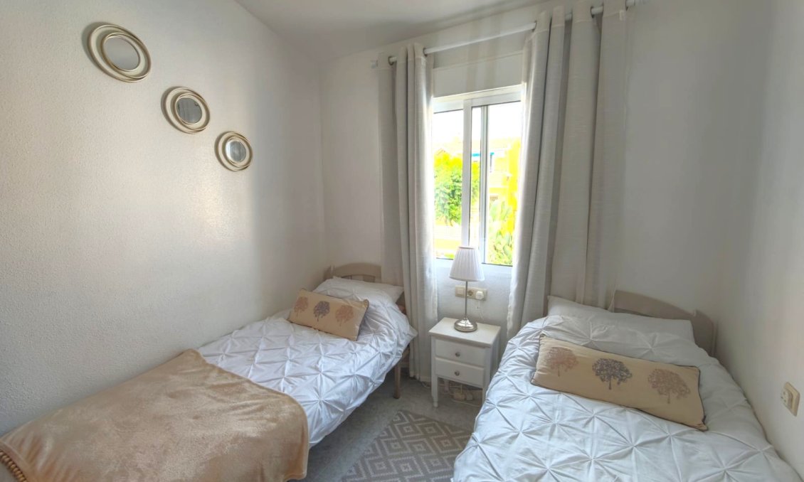Használt Ingatlanok - Tetőtéri lakás -
Villamartin - Costa Blanca