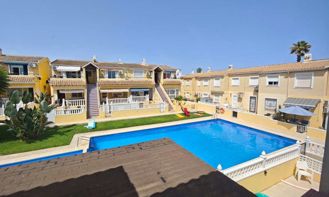 Használt Ingatlanok - Tetőtéri lakás -
Villamartin - Costa Blanca
