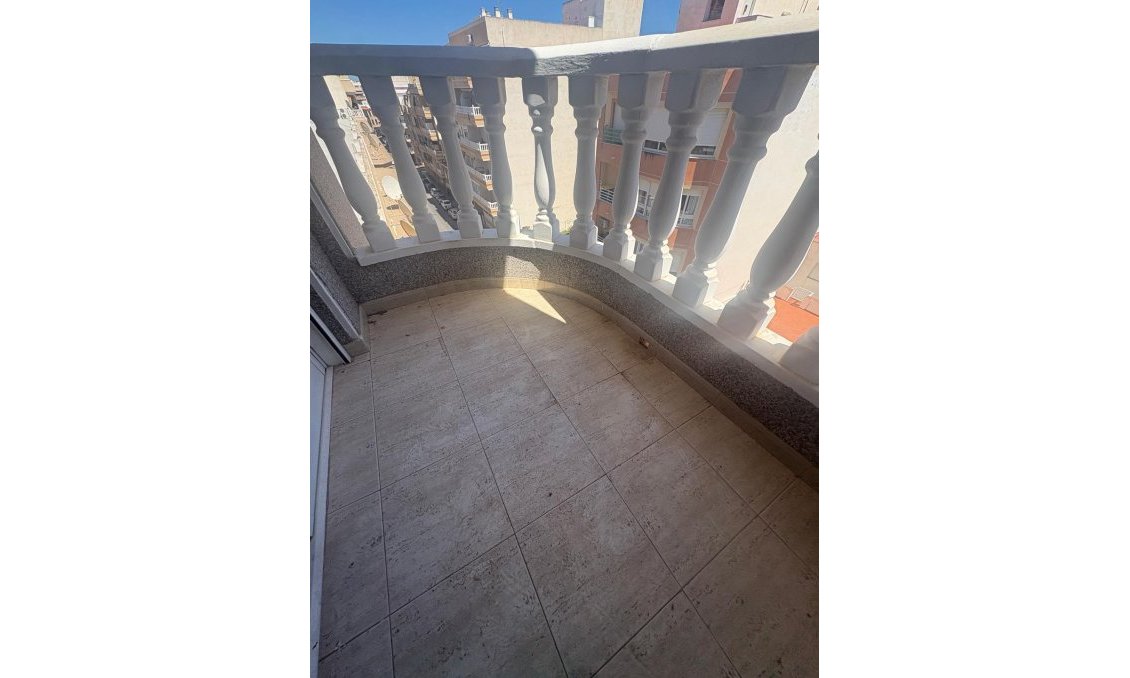 Használt Ingatlanok - Apartman -
Torrevieja - Costa Blanca