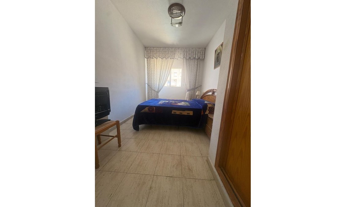 Használt Ingatlanok - Apartman -
Torrevieja - Costa Blanca