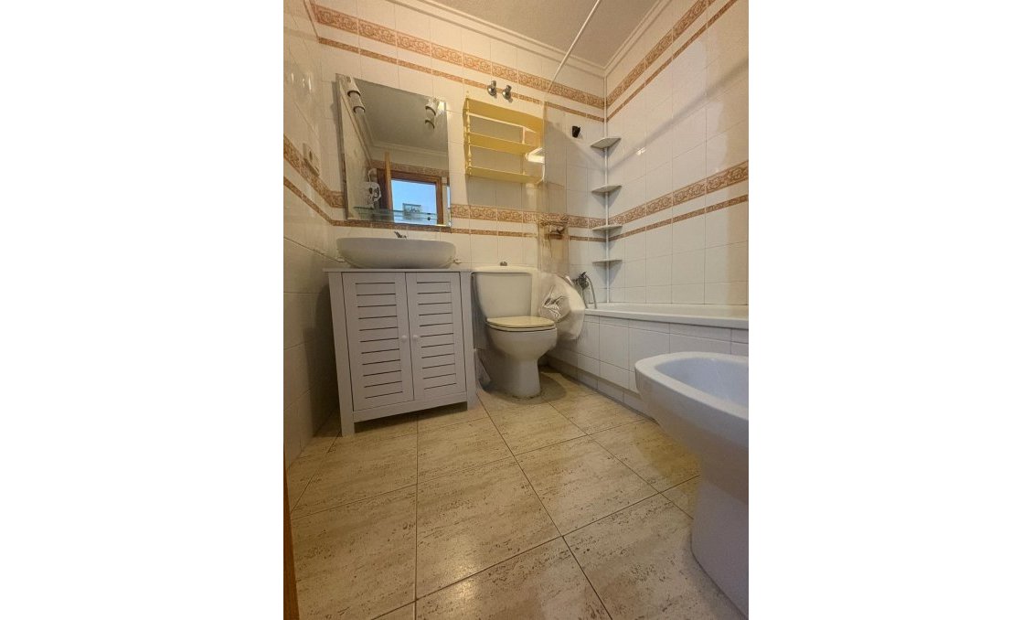 Használt Ingatlanok - Apartman -
Torrevieja - Costa Blanca