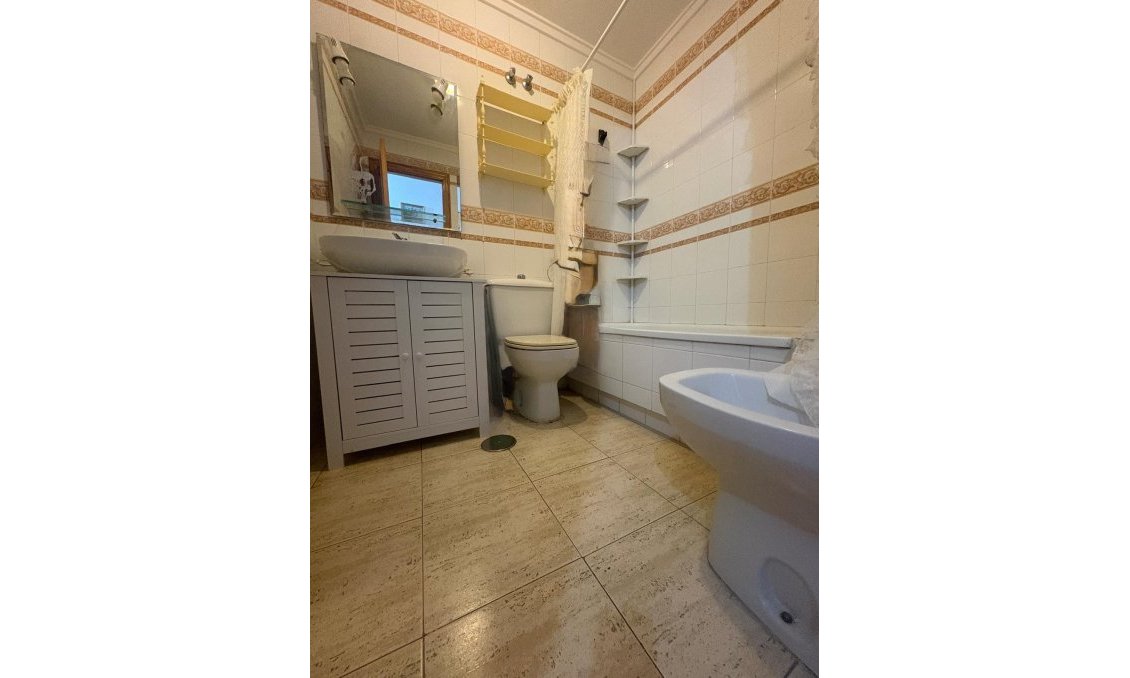 Használt Ingatlanok - Apartman -
Torrevieja - Costa Blanca