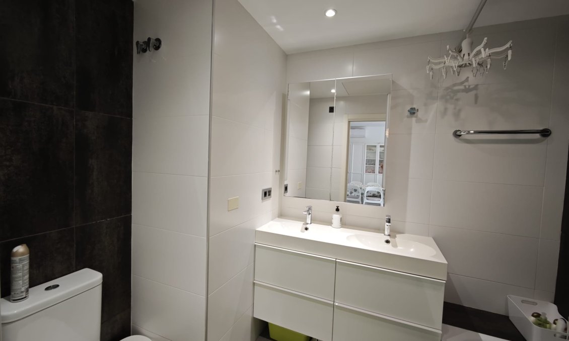 Használt Ingatlanok - Apartman -
La Zenia - Costa Blanca