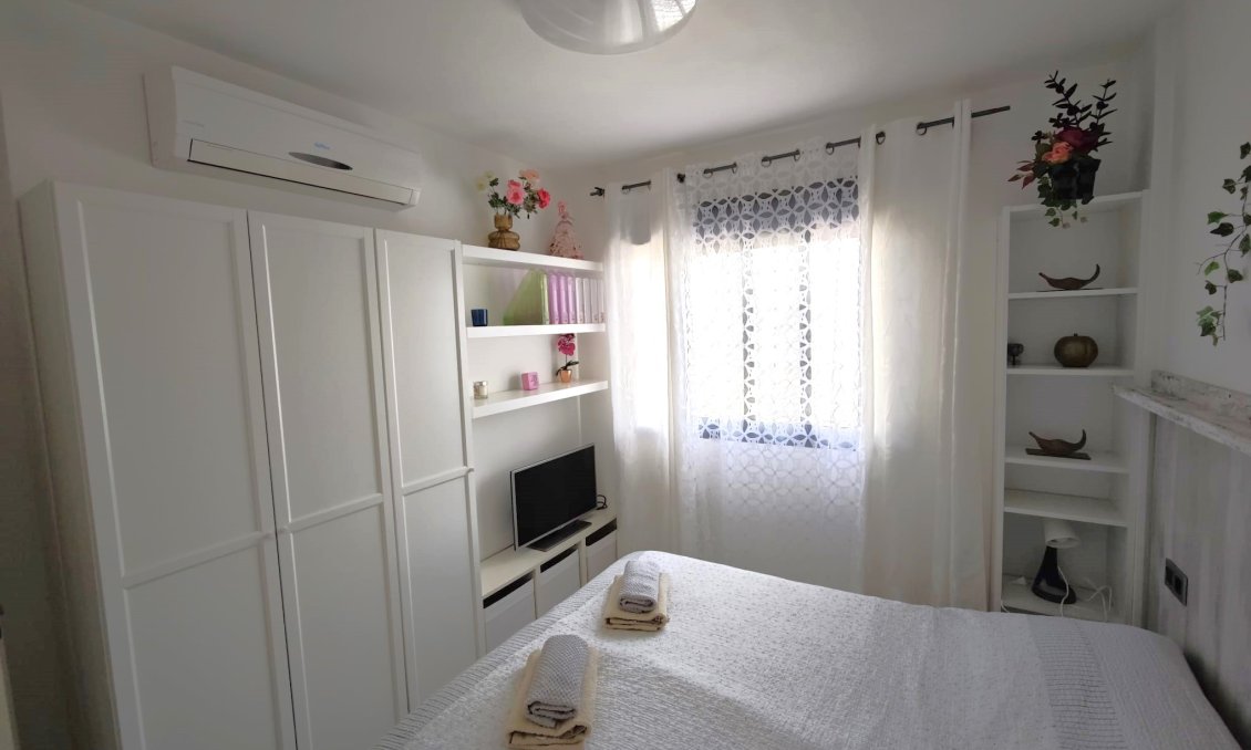 Használt Ingatlanok - Apartman -
La Zenia - Costa Blanca