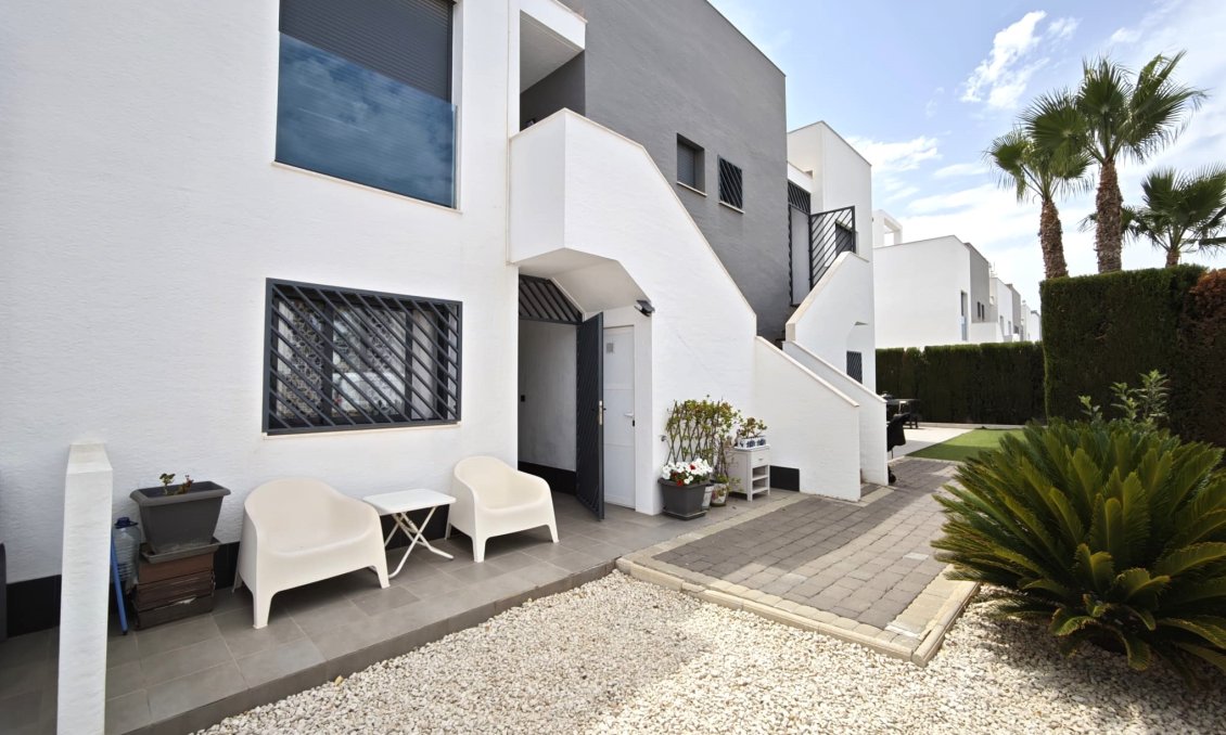 Használt Ingatlanok - Apartman -
La Zenia - Costa Blanca