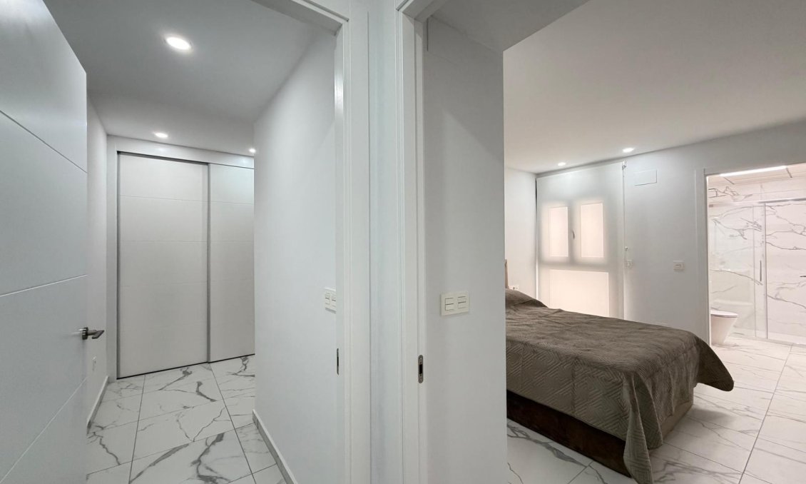 Használt Ingatlanok - Apartman -
Torrevieja - Estacion De Autobuses