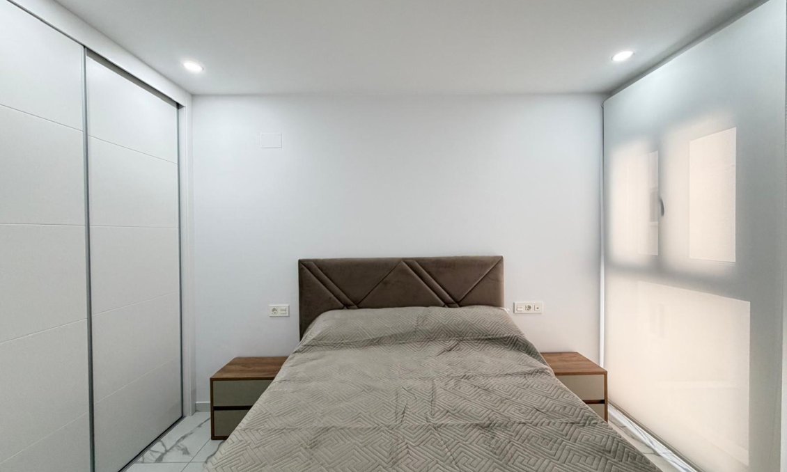 Használt Ingatlanok - Apartman -
Torrevieja - Estacion De Autobuses