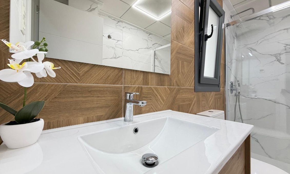 Használt Ingatlanok - Apartman -
Torrevieja - Estacion De Autobuses