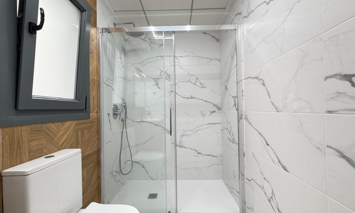 Használt Ingatlanok - Apartman -
Torrevieja - Estacion De Autobuses