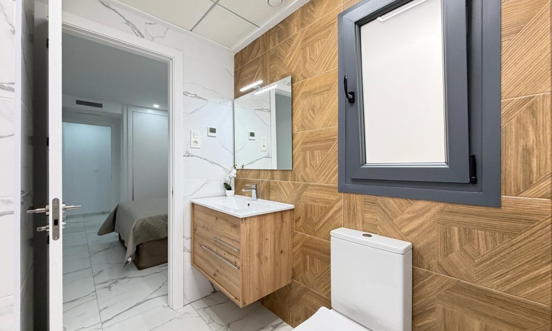 Használt Ingatlanok - Apartman -
Torrevieja - Estacion De Autobuses