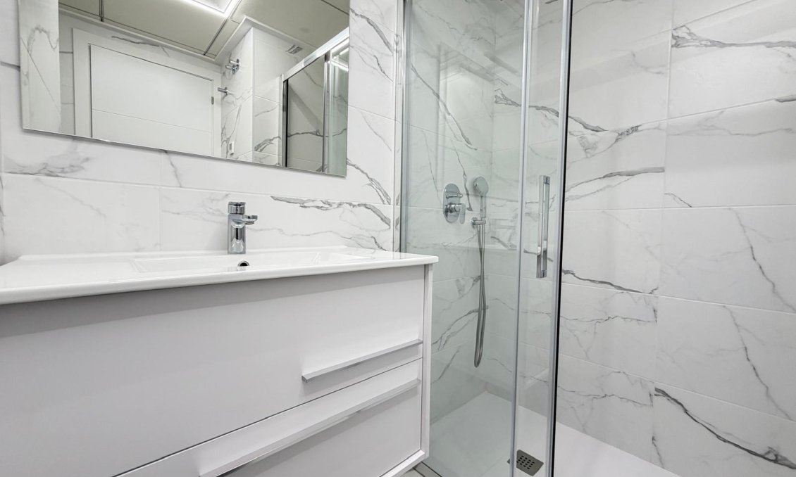 Használt Ingatlanok - Apartman -
Torrevieja - Estacion De Autobuses